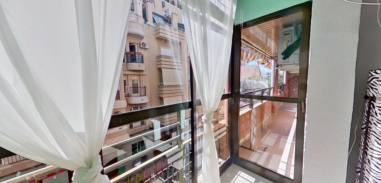Sale - Apartment / flat -
Torrevieja - torrevieja