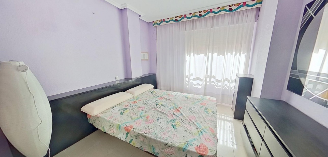 Sale - Apartment / flat -
Torrevieja - torrevieja