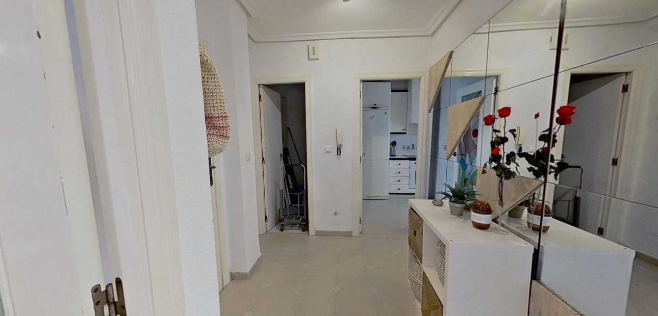 Sale - Apartment / flat -
Torrevieja - torrevieja