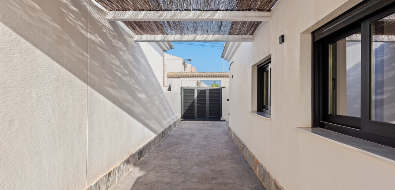 Venta - Detached Villa -
Torrevieja - El Chaparral