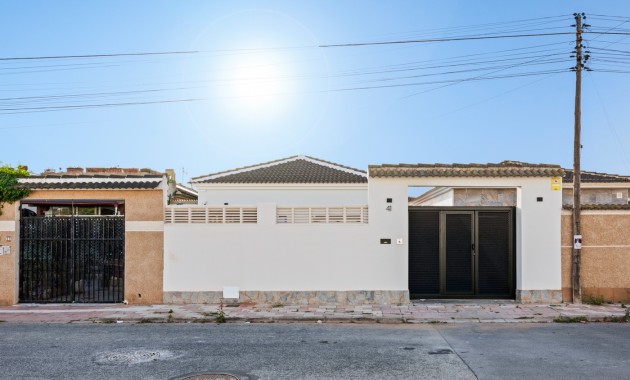 Venta - Detached Villa -
Torrevieja - El Chaparral