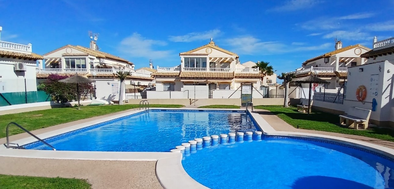Venta - Adosado -
Orihuela Costa - Punta Prima