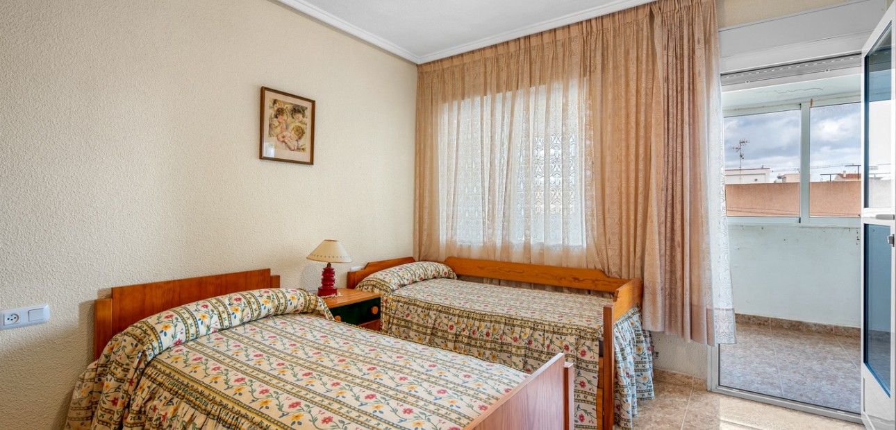 Venta - Apartamento / piso -
Torrevieja - Playa Del Cura