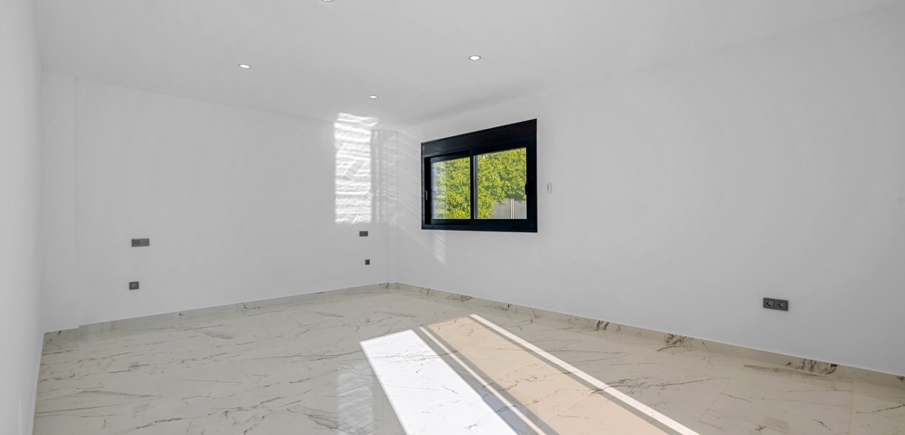 Venta - Detached Villa -
Orihuela Costa - Dehesa de Campoamor
