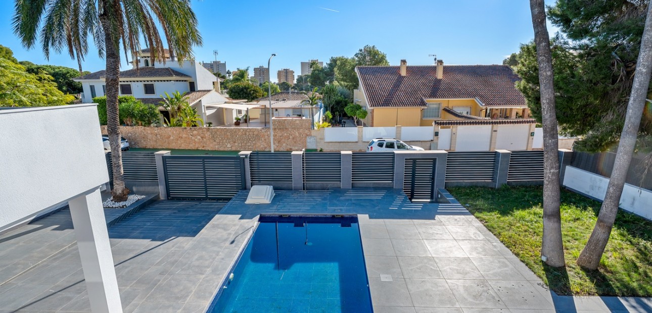 Venta - Detached Villa -
Orihuela Costa - Dehesa de Campoamor