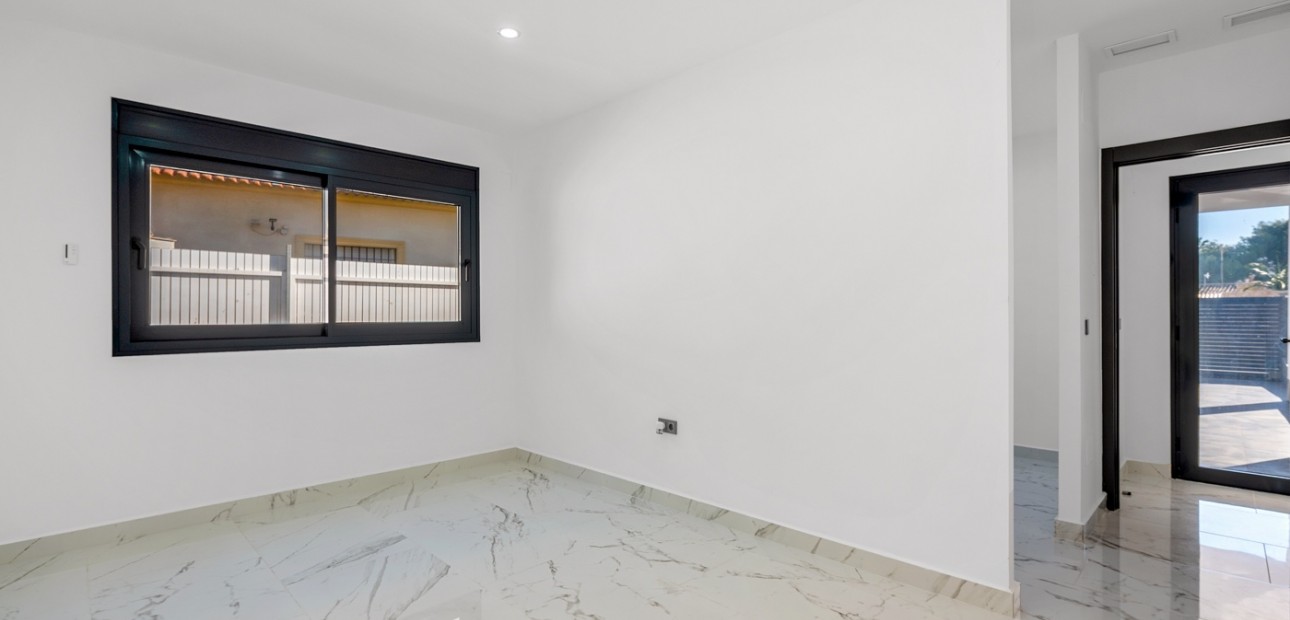 Venta - Detached Villa -
Orihuela Costa - Dehesa de Campoamor