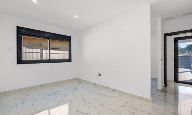 Venta - Detached Villa -
Orihuela Costa - Dehesa de Campoamor