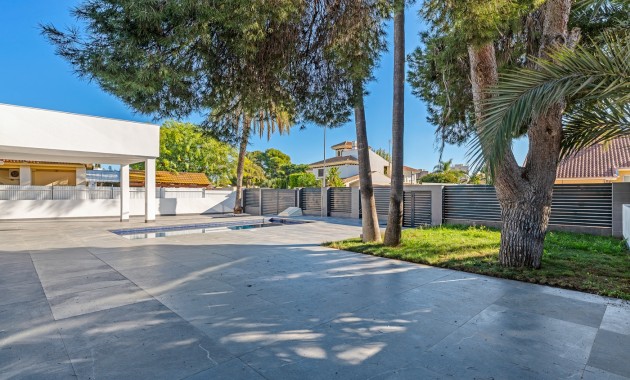 Venta - Detached Villa -
Orihuela Costa - Dehesa de Campoamor