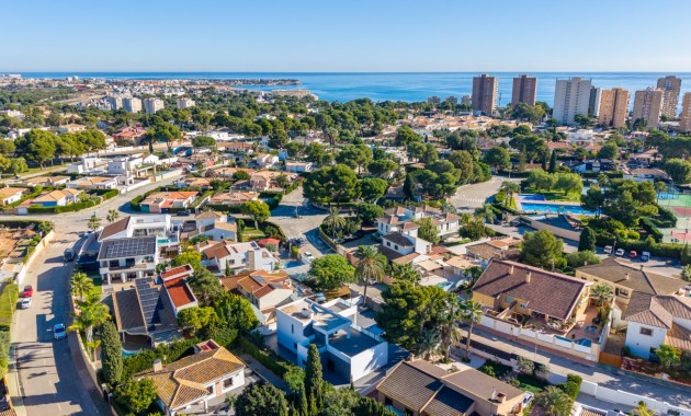Venta - Detached Villa -
Orihuela Costa - Dehesa de Campoamor