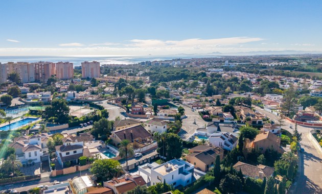 Venta - Detached Villa -
Orihuela Costa - Dehesa de Campoamor