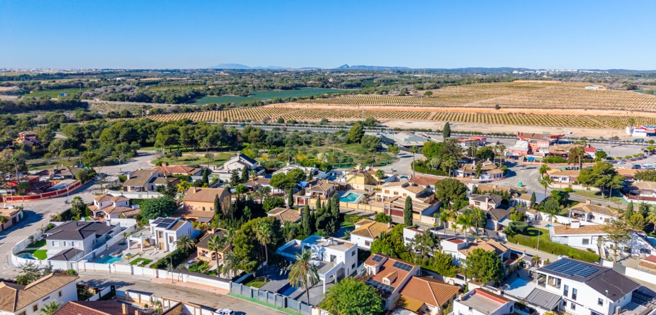 Venta - Detached Villa -
Orihuela Costa - Dehesa de Campoamor