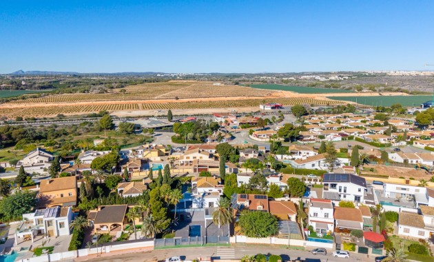 Venta - Detached Villa -
Orihuela Costa - Dehesa de Campoamor