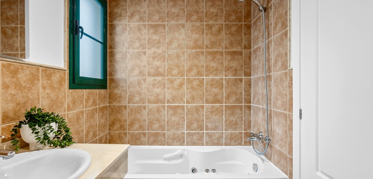 Venta - Apartamento / piso -
Finestrat - Sierra Cortina - Golf Bahia