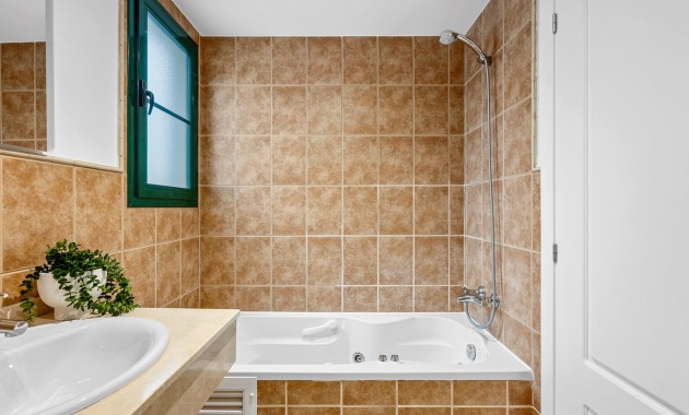 Venta - Apartamento / piso -
Finestrat - Sierra Cortina - Golf Bahia