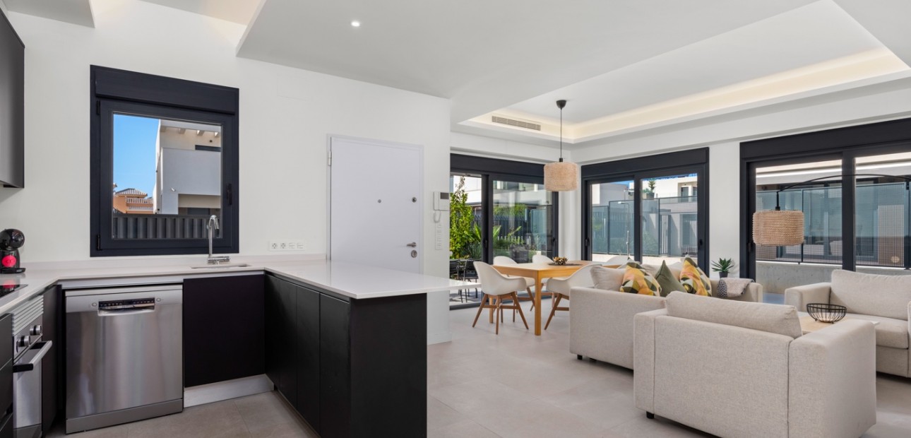 Venta - Semi Detached Villa -
La Marina - La Marina - Urbanization