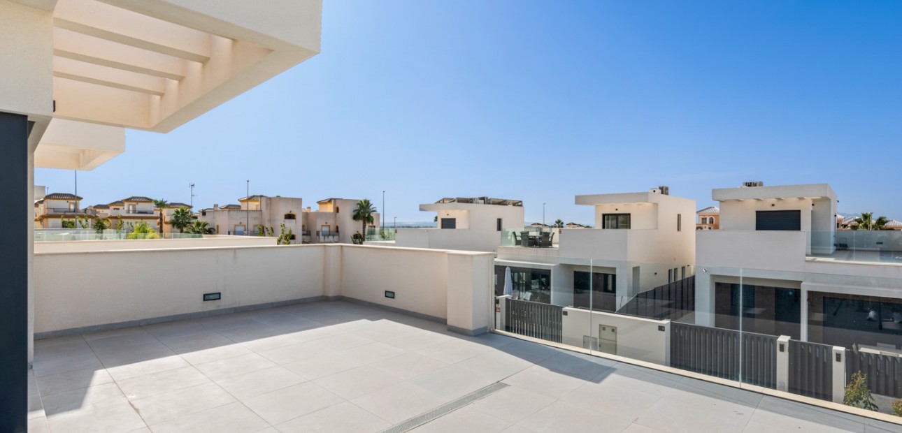 Venta - Semi Detached Villa -
La Marina - La Marina - Urbanization
