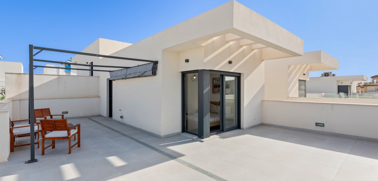 Venta - Semi Detached Villa -
La Marina - La Marina - Urbanization