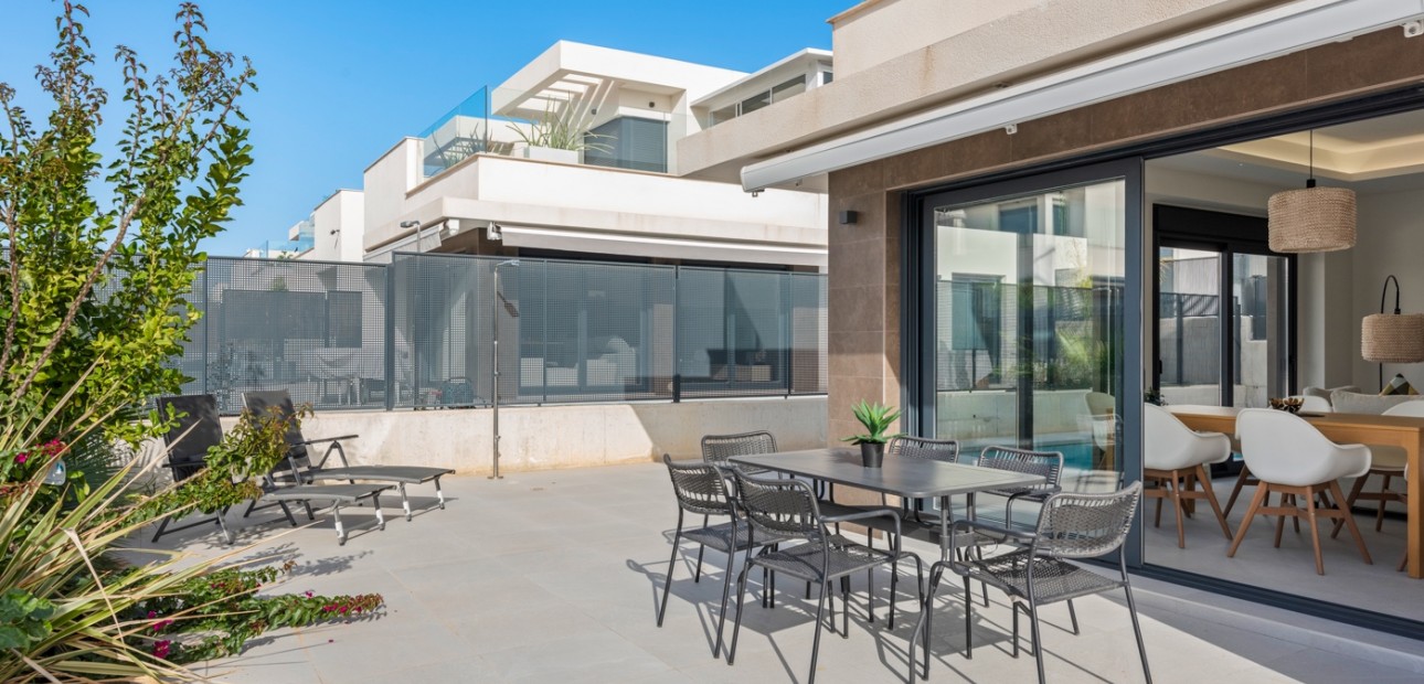 Venta - Semi Detached Villa -
La Marina - La Marina - Urbanization