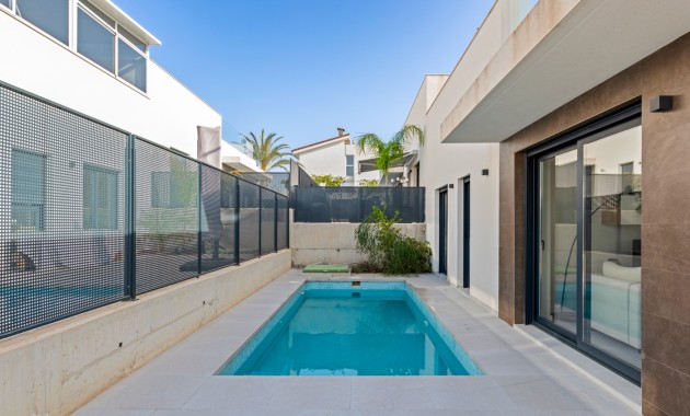 Venta - Semi Detached Villa -
La Marina - La Marina - Urbanization
