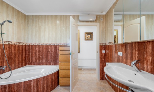 Venta - Detached Villa -
Ciudad Quesada - La Marquesa