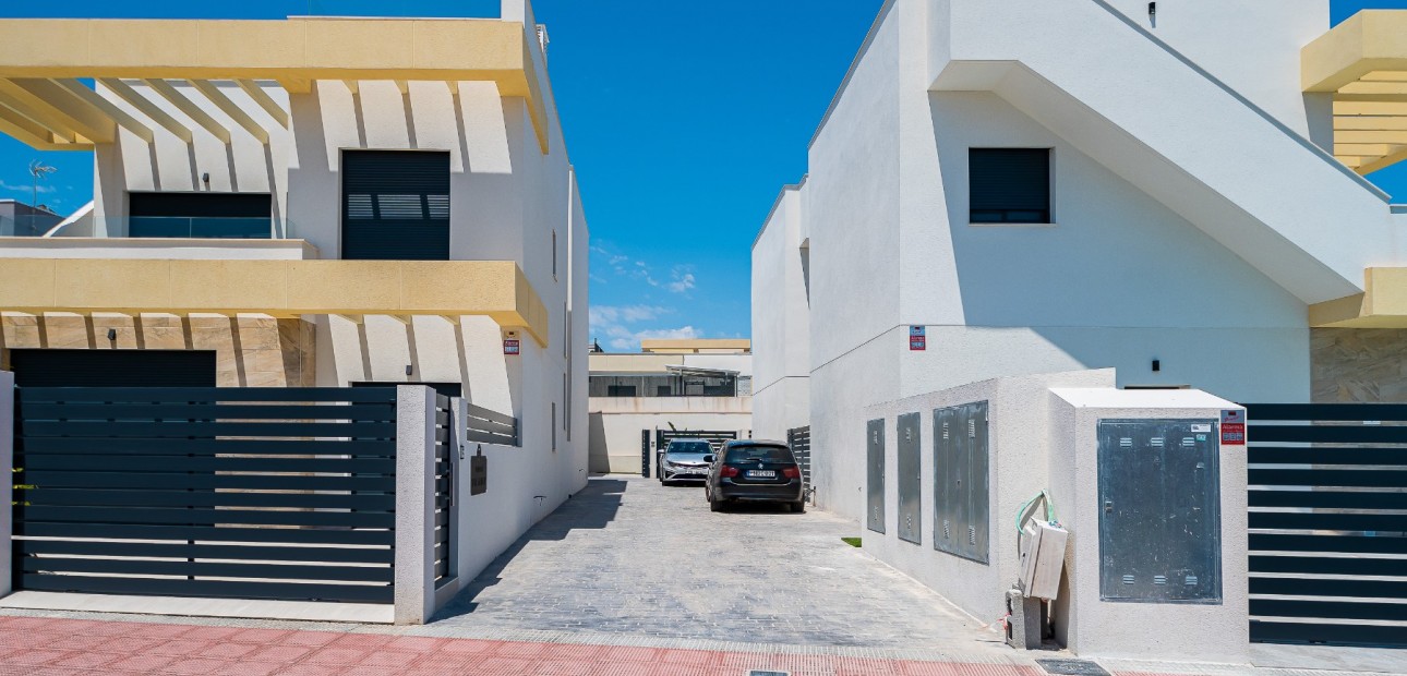 Venta - Detached Villa -
Los Montesinos - La Herrada