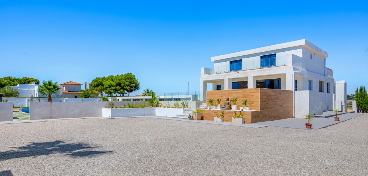 Venta - Country Property -
Los Montesinos - La Herrada