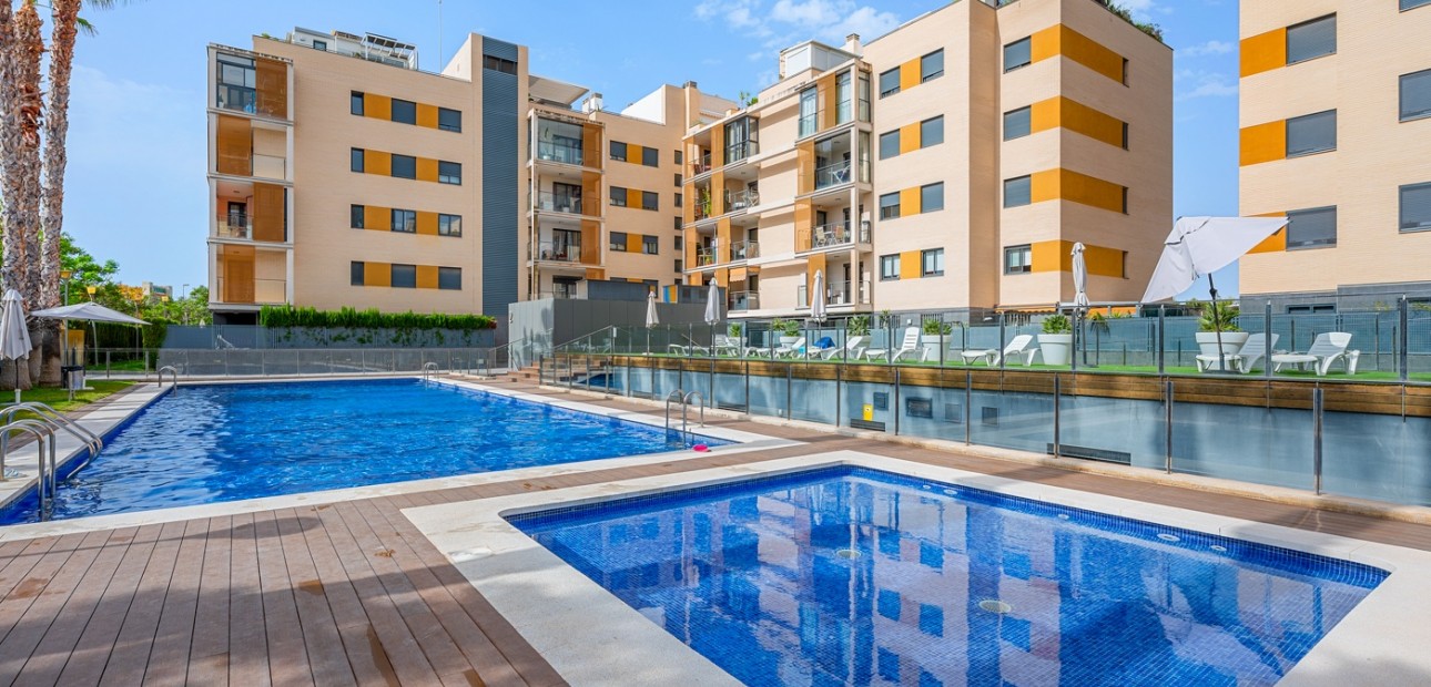 Venta - Apartamento / piso -
El Campello - Playa Muchavista