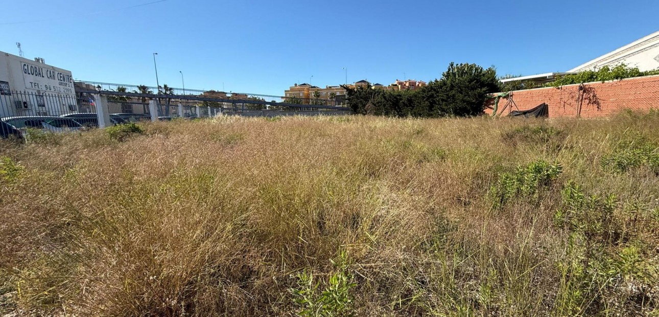 Venta - Parcela / Terreno -
Orihuela Costa - La Regia