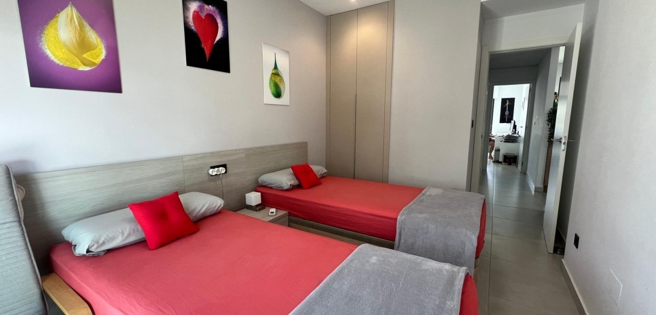 Venta - Apartamento / piso -
Guardamar del Segura - Urbanizaciones