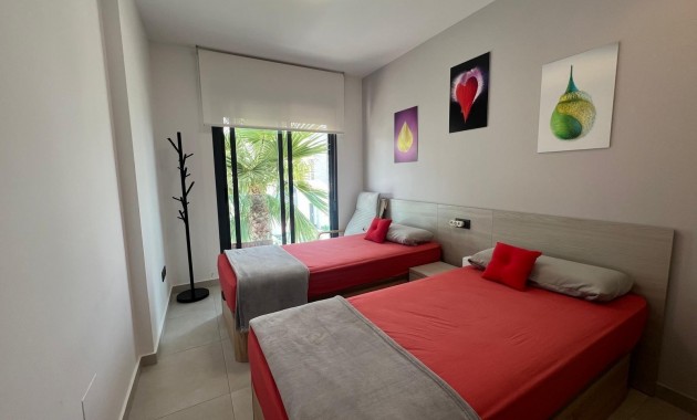 Venta - Apartamento / piso -
Guardamar del Segura - Urbanizaciones