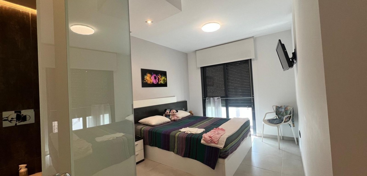 Venta - Apartamento / piso -
Guardamar del Segura - Urbanizaciones