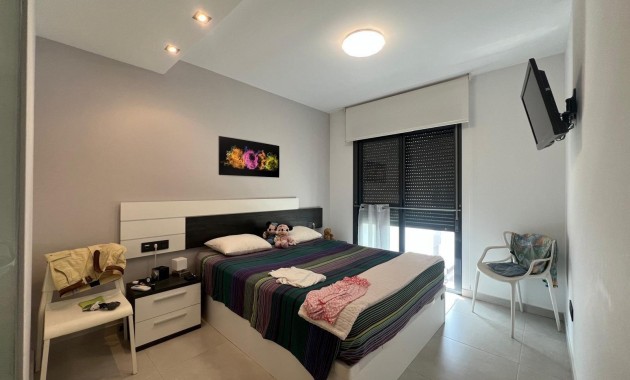 Venta - Apartamento / piso -
Guardamar del Segura - Urbanizaciones