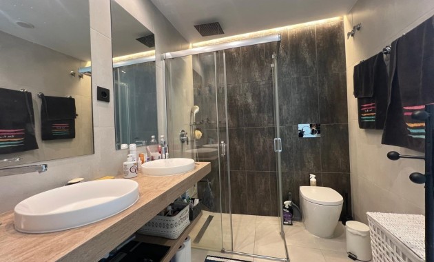 Venta - Apartamento / piso -
Guardamar del Segura - Urbanizaciones