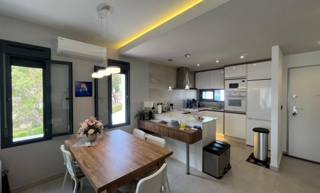Venta - Apartamento / piso -
Guardamar del Segura - Urbanizaciones
