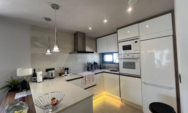Venta - Apartamento / piso -
Guardamar del Segura - Urbanizaciones