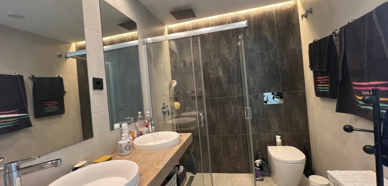 Venta - Apartamento / piso -
Guardamar del Segura - Urbanizaciones