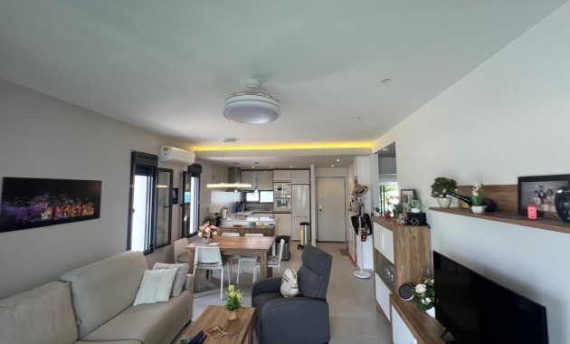 Venta - Apartamento / piso -
Guardamar del Segura - Urbanizaciones