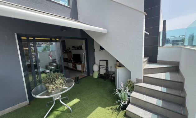 Venta - Apartamento / piso -
Guardamar del Segura - Urbanizaciones