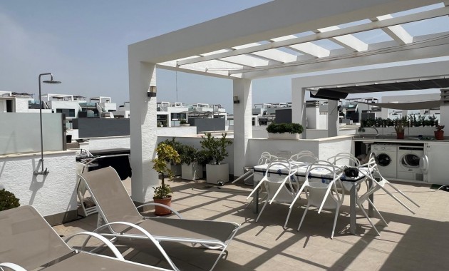 Venta - Apartamento / piso -
Guardamar del Segura - Urbanizaciones