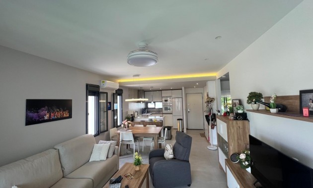Venta - Apartamento / piso -
Guardamar del Segura - Urbanizaciones