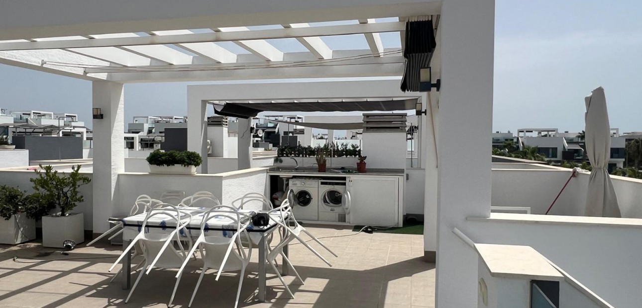 Venta - Apartamento / piso -
Guardamar del Segura - Urbanizaciones