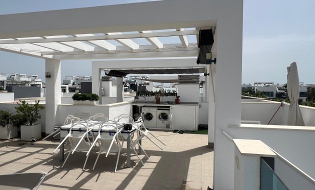 Venta - Apartamento / piso -
Guardamar del Segura - Urbanizaciones