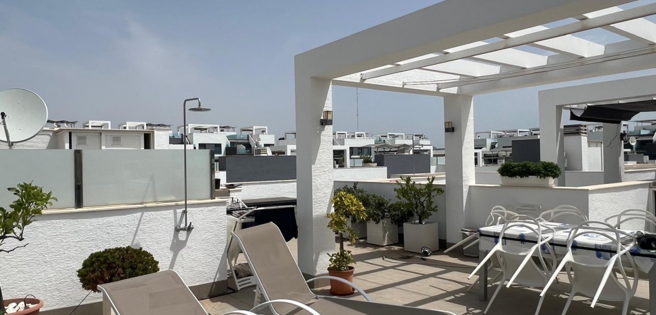 Venta - Apartamento / piso -
Guardamar del Segura - Urbanizaciones