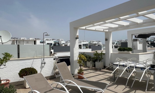 Venta - Apartamento / piso -
Guardamar del Segura - Urbanizaciones