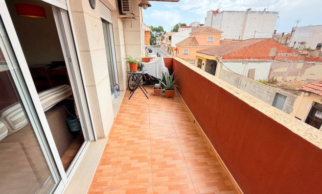 Venta - Apartamento / piso -
Los Montesinos