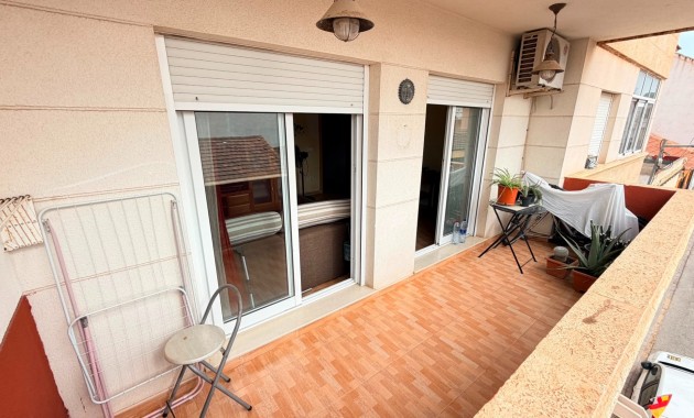 Venta - Apartamento / piso -
Los Montesinos