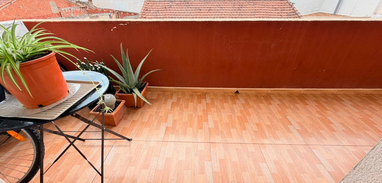 Venta - Apartamento / piso -
Los Montesinos