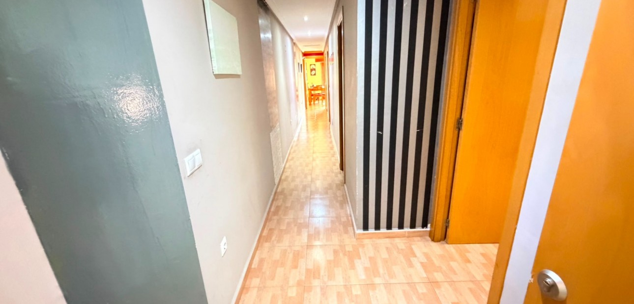 Venta - Apartamento / piso -
Los Montesinos