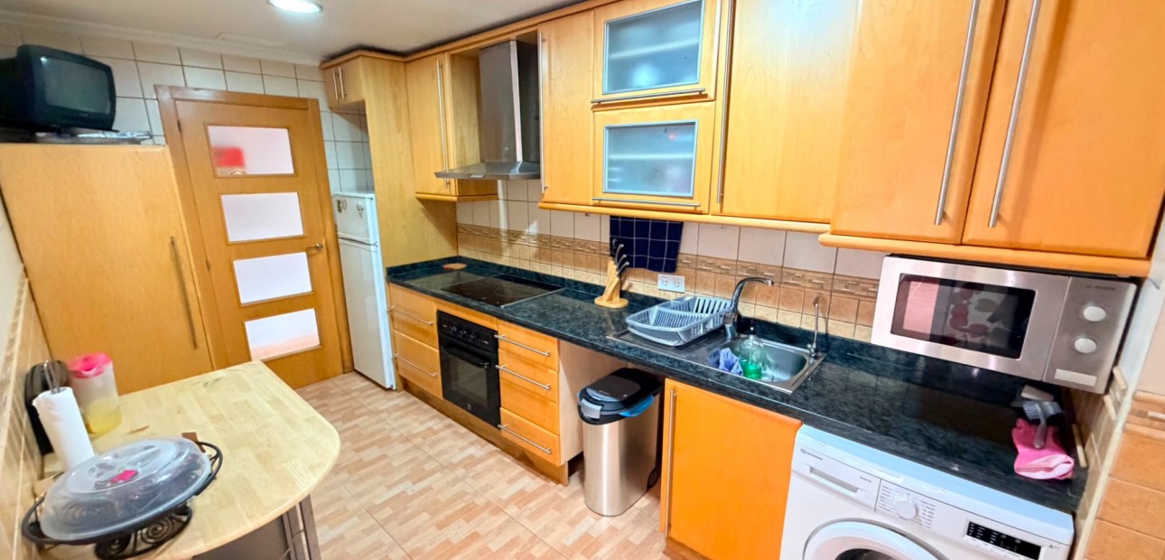 Venta - Apartamento / piso -
Los Montesinos
