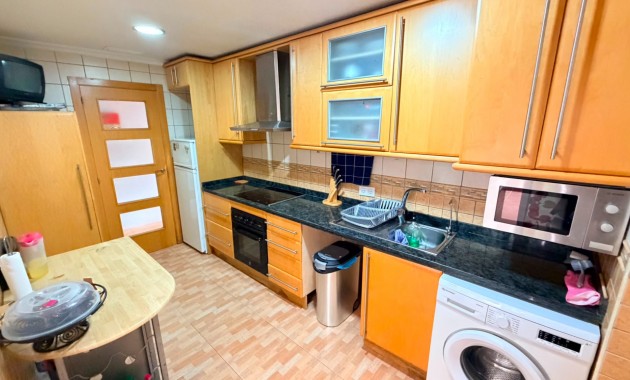 Venta - Apartamento / piso -
Los Montesinos